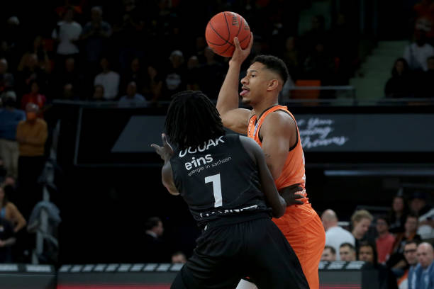 不仅仅是两 不仅仅是两