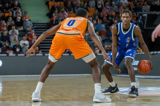 遇双重压制 遇双重压制